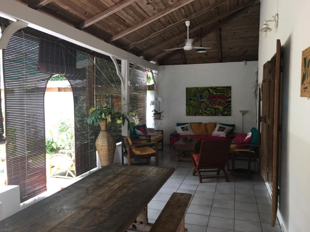 Le Medinilla Bed & Breakfast Bras-Panon Bagian luar foto