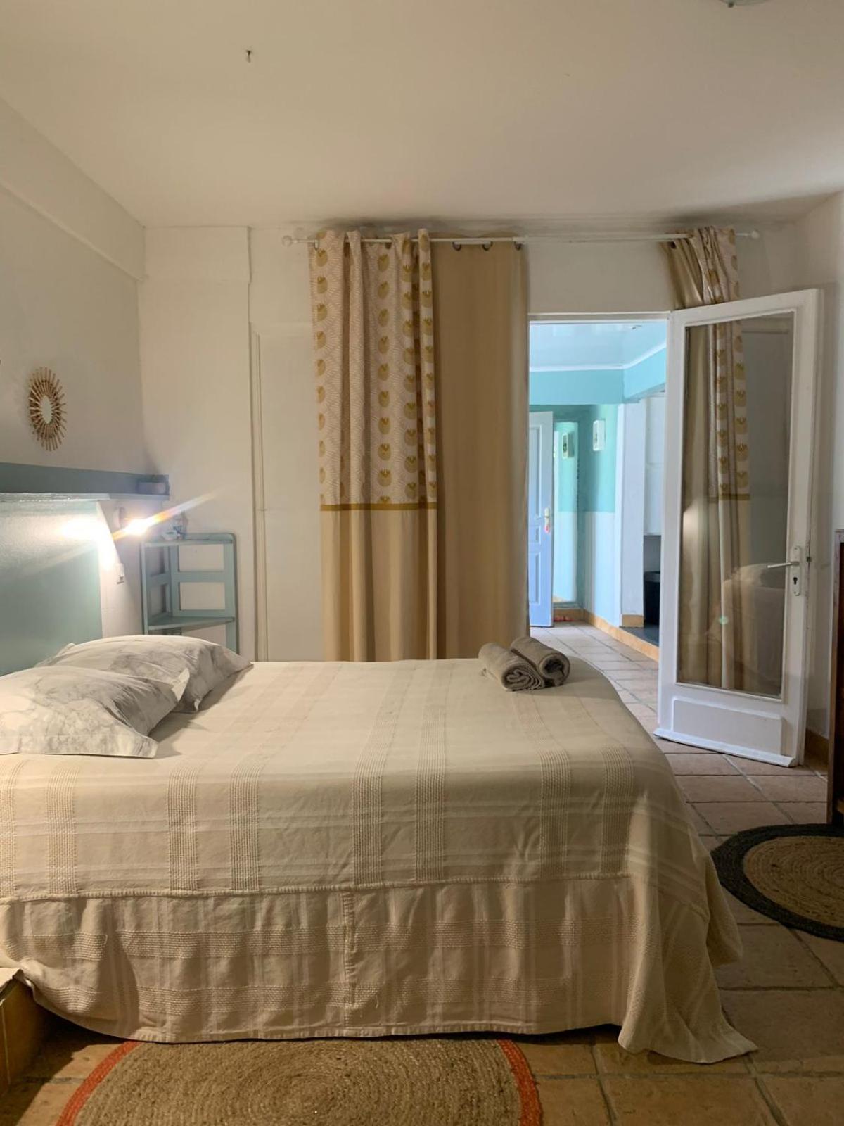 Le Medinilla Bed & Breakfast Bras-Panon Bagian luar foto